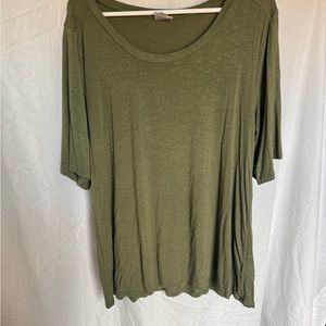 Lularoe boyfriend green top